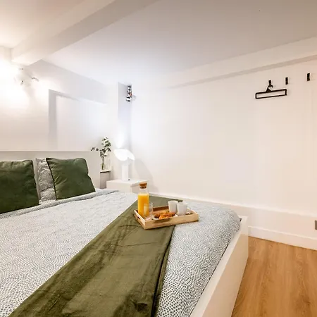 Le Bertrand - Cosy - 6 Pers- Invalides-tour Eiffel Апартаменты Париж